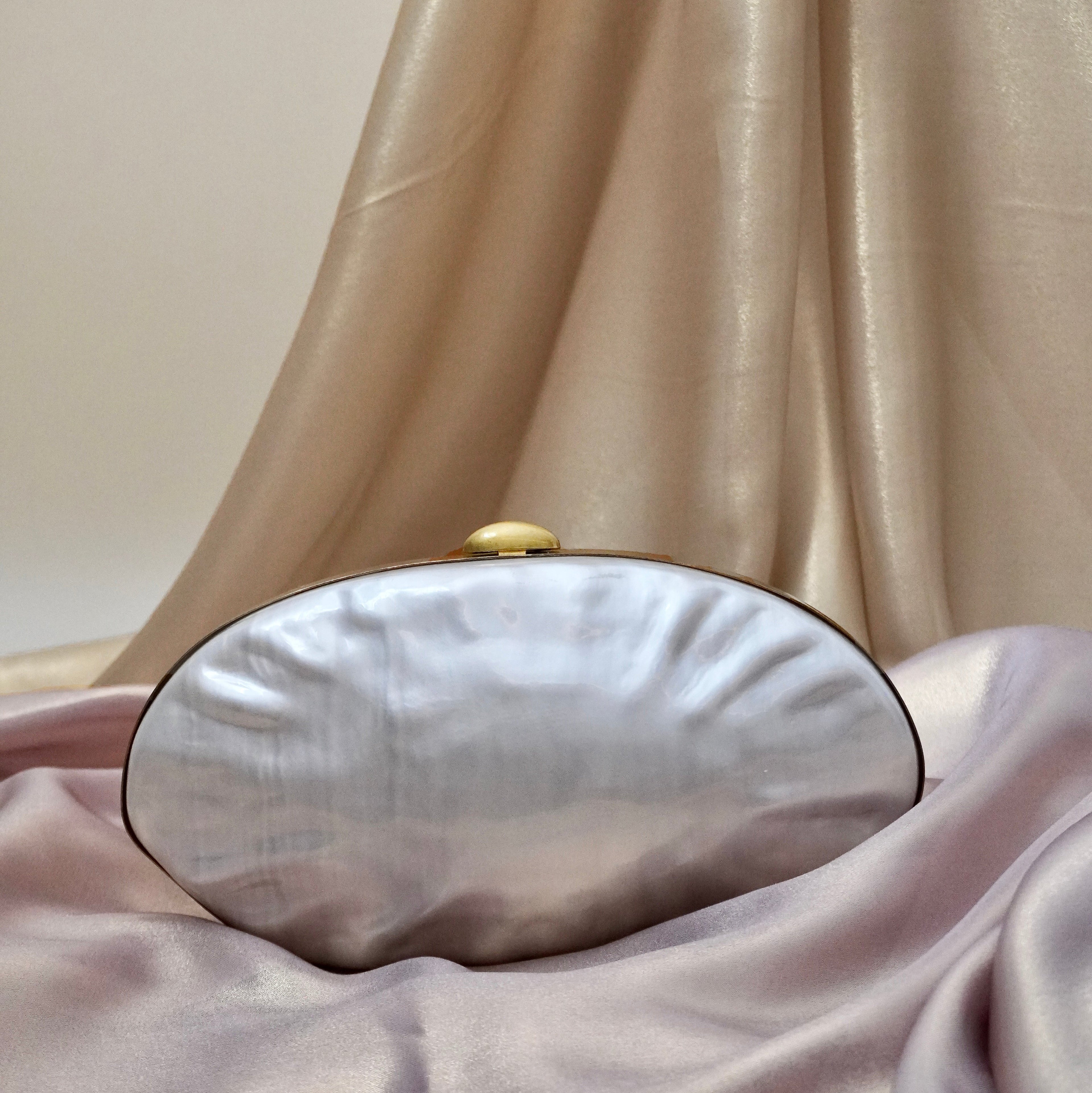 Aurora Shell Acrylic Clutch Ivory With Detachable Sling