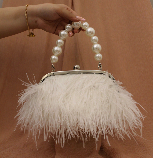 Feather Paradise Clutch Ivory | With Pearl Handle