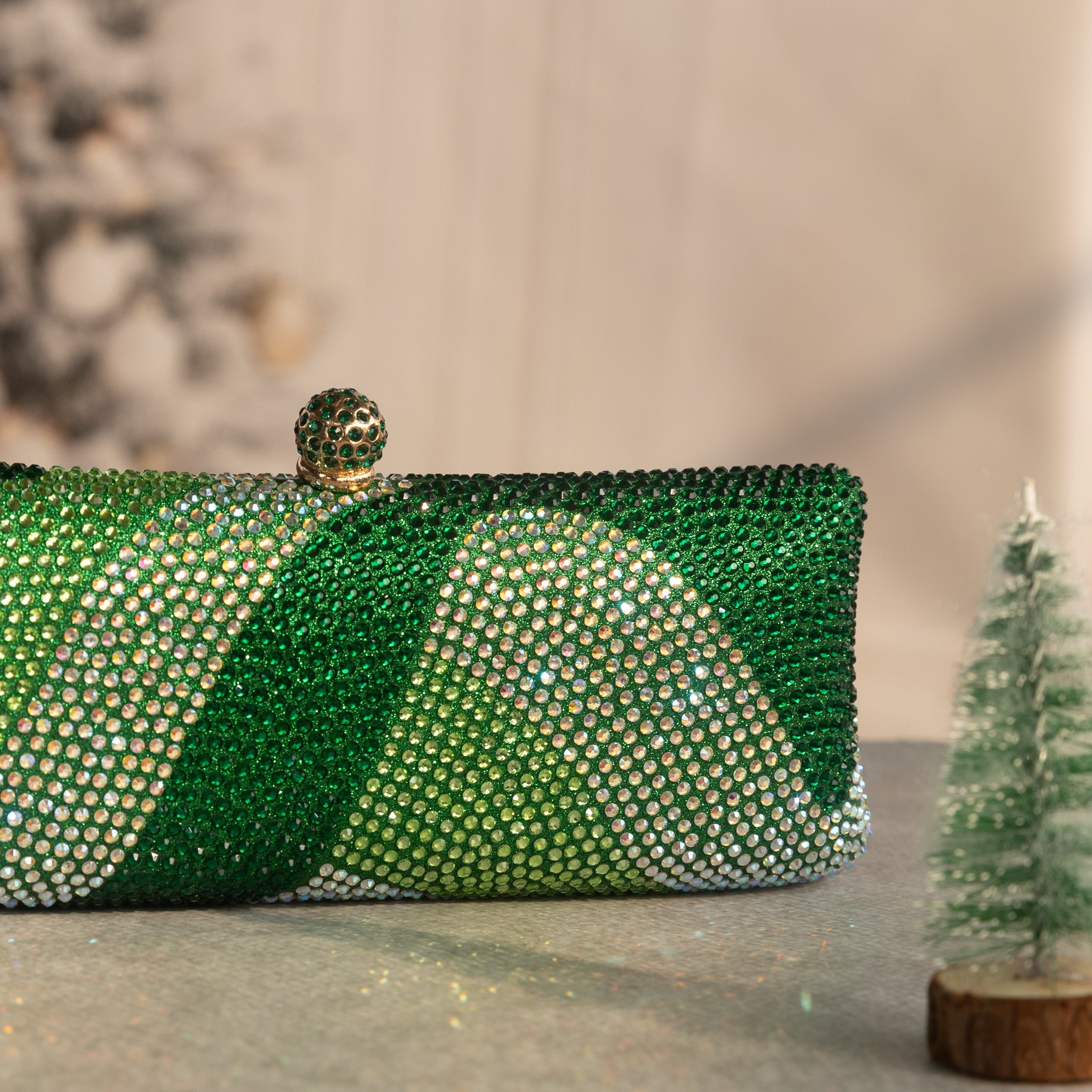 Crystal Ripple Clutch Green