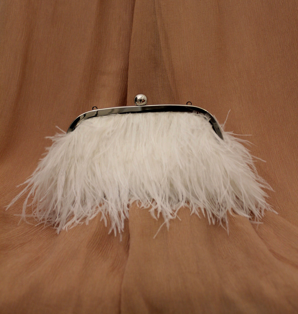 Feather Paradise Clutch Ivory | With Pearl Handle