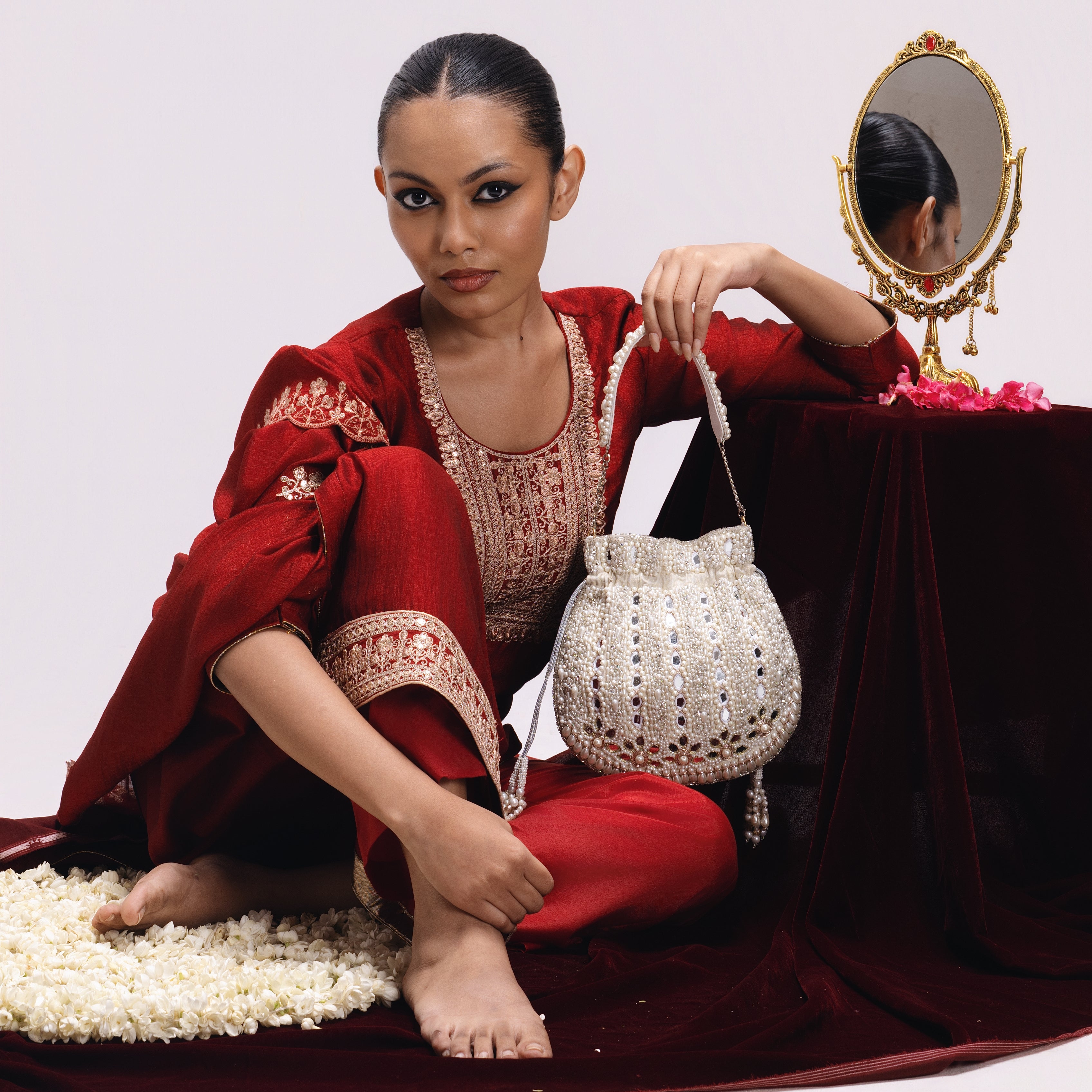 Zoya Mirror Potli